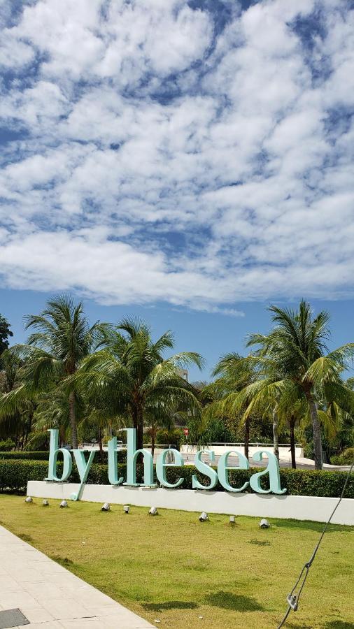 By The Sea Beach Luxury Resort - Бату-Ферринги Экстерьер фото