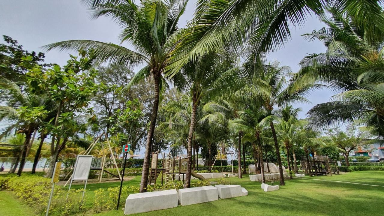 By The Sea Beach Luxury Resort - Бату-Ферринги Экстерьер фото